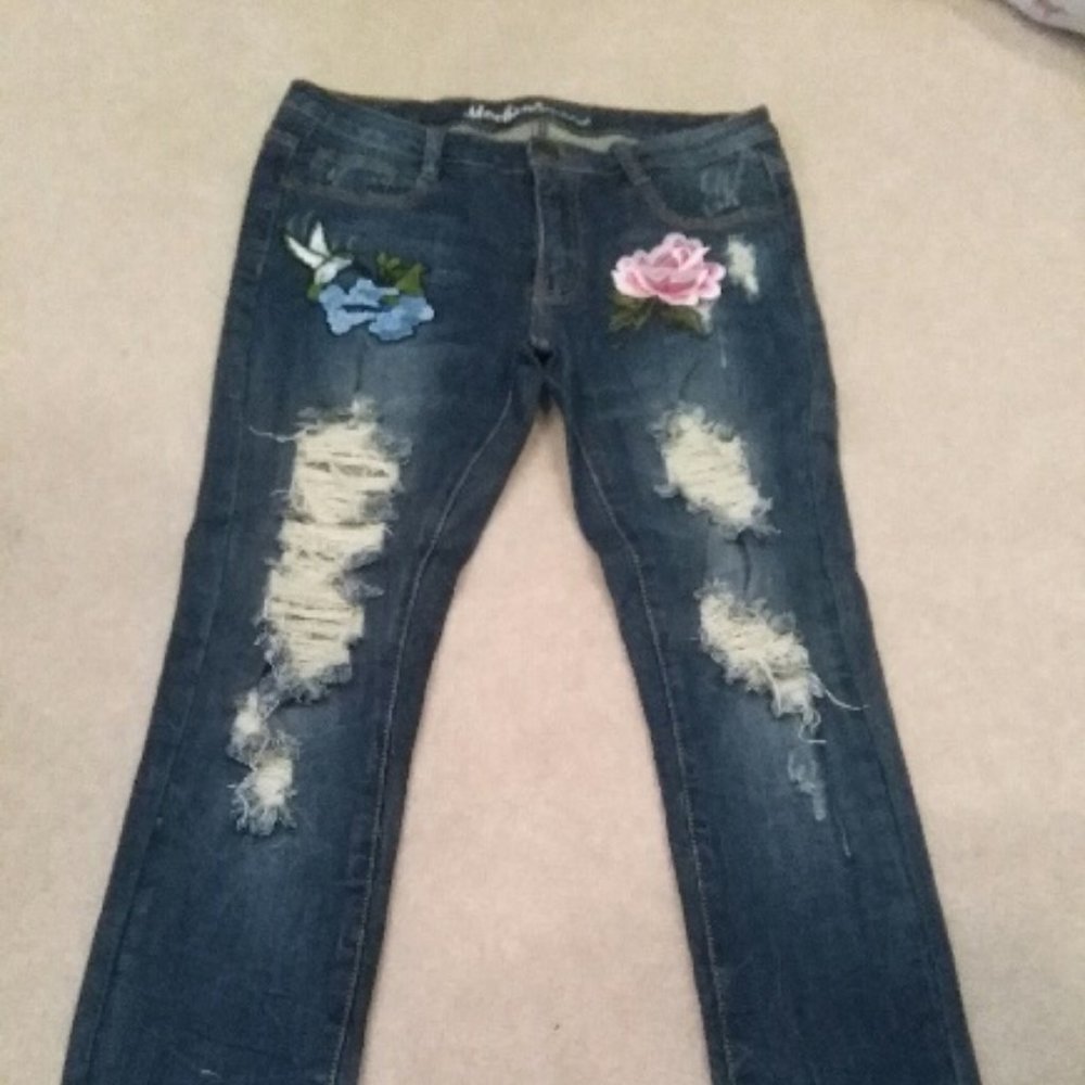 MACHINE JEANS, SKINNY, DISTRESSED W FLOWERS,